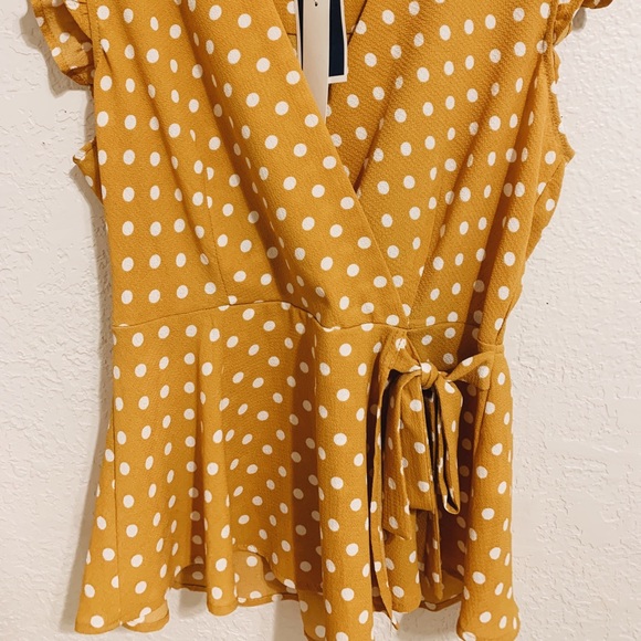 Top - Picture 2 of 2